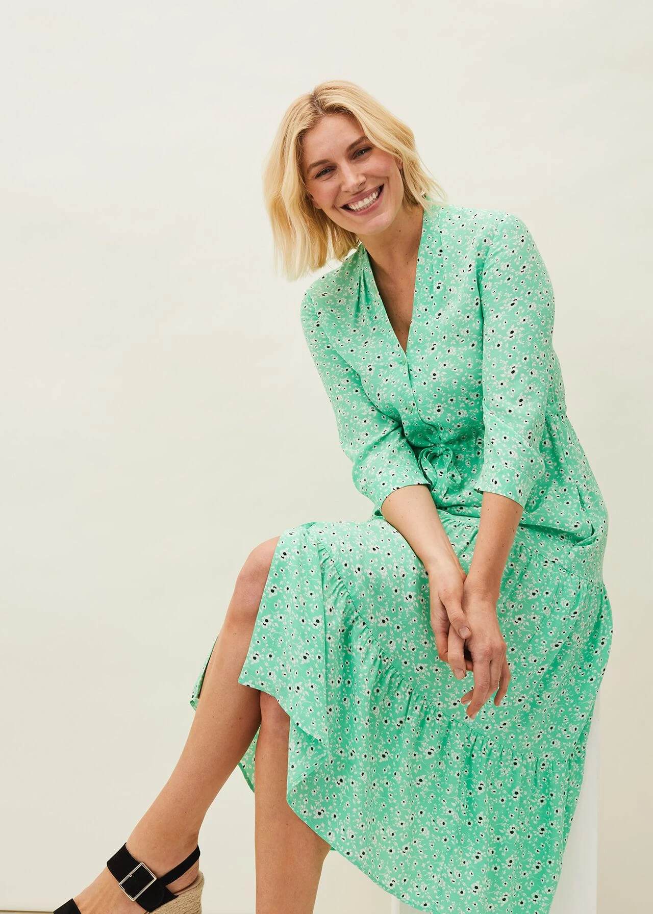 Titelseite 7 Titelseite -TrendLust Verkäufe 220427693 01 diana floral midi dress