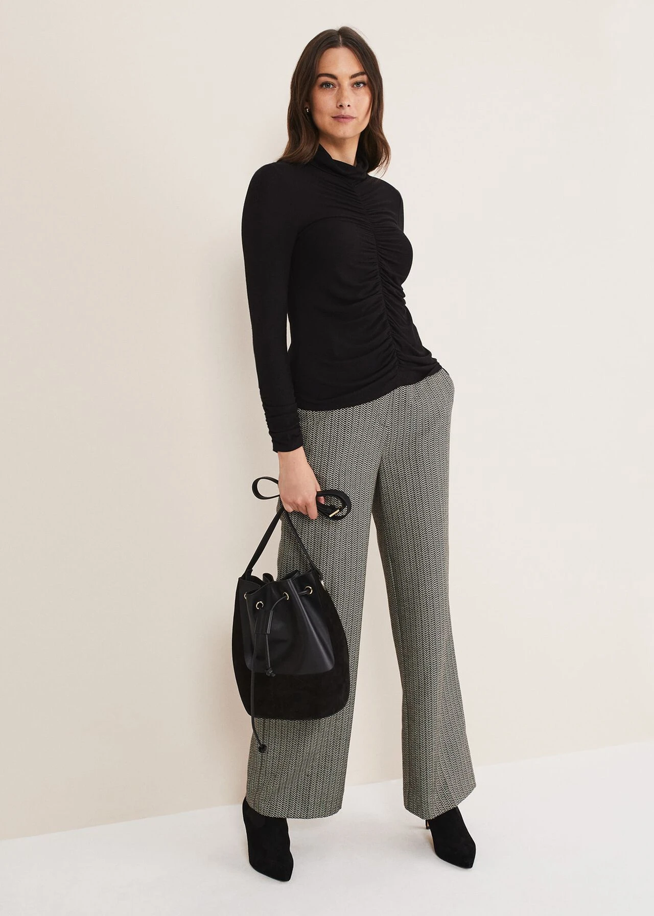 Titelseite 42 Titelseite -TrendLust Verkäufe 303347153 03 anabelle ruched top