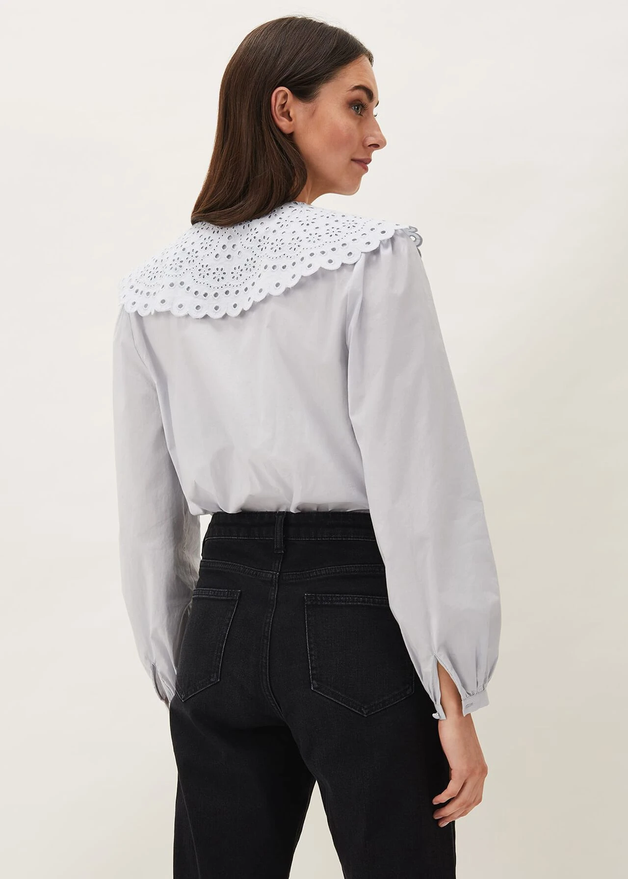 Amelia Oversized Embroidered Collar Blouse 2 Amelia Oversized Embroidered Collar Blouse – Bild 2