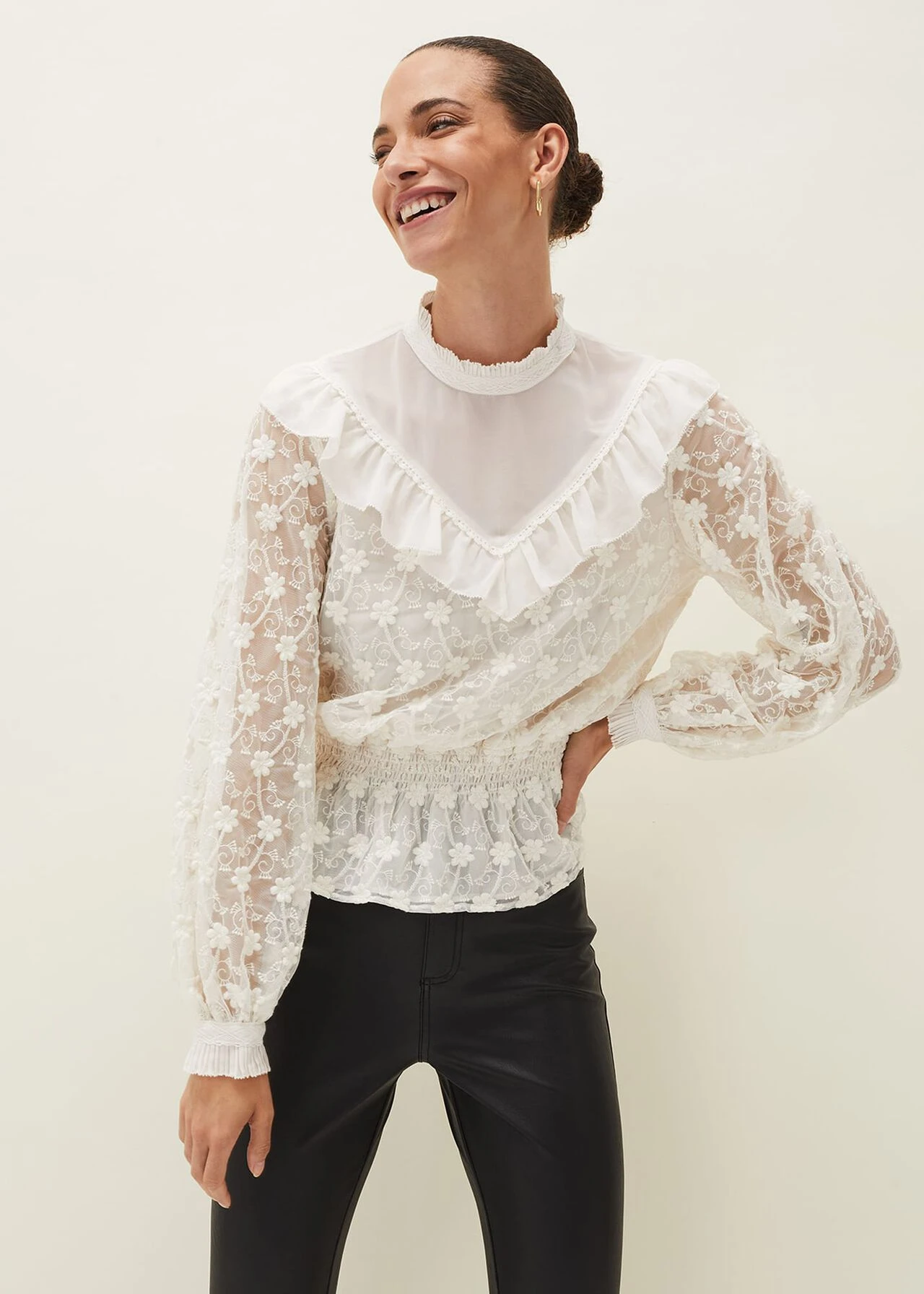 Coralina Embroidered Frill Blouse 5 Coralina Embroidered Frill Blouse – Bild 5